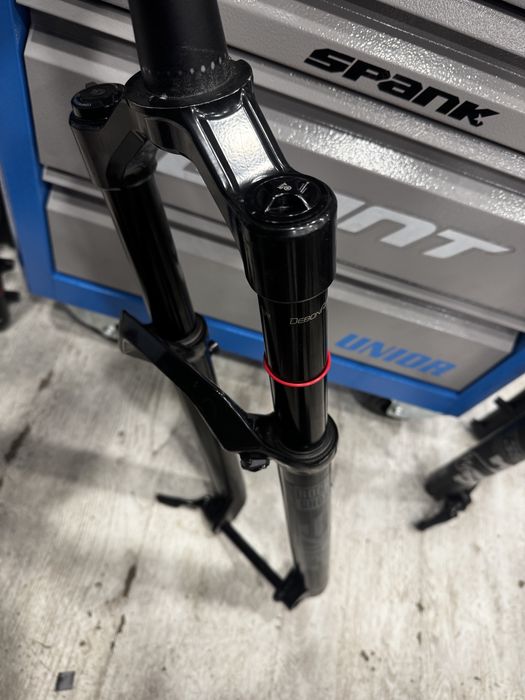 Вилка  Rock Shox Pike DebonAir+ 140 29