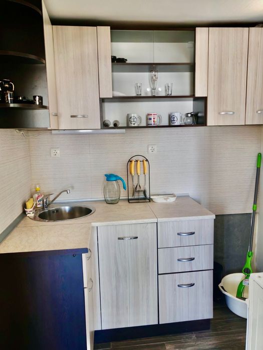 Продава се Къща в София, Младост 3 - 159 кв.м за 434 €/кв.м - Снимка #1