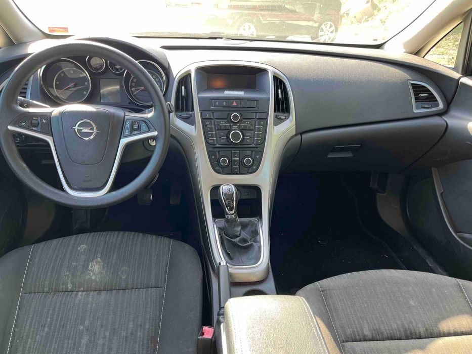 Опел Астра  2013г  / Opel Astra J  - на части