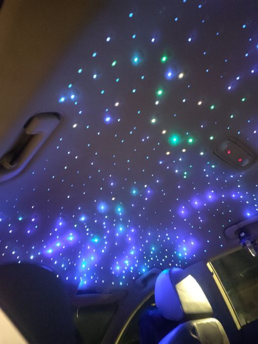 Efectuez montaj steluțe în plafon, subwoofer, amplifcatoare, boxe, cas