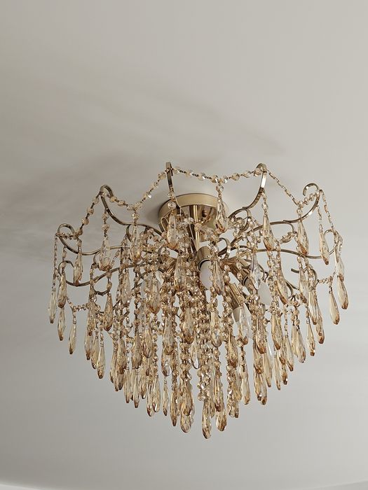 Продаётся люстра