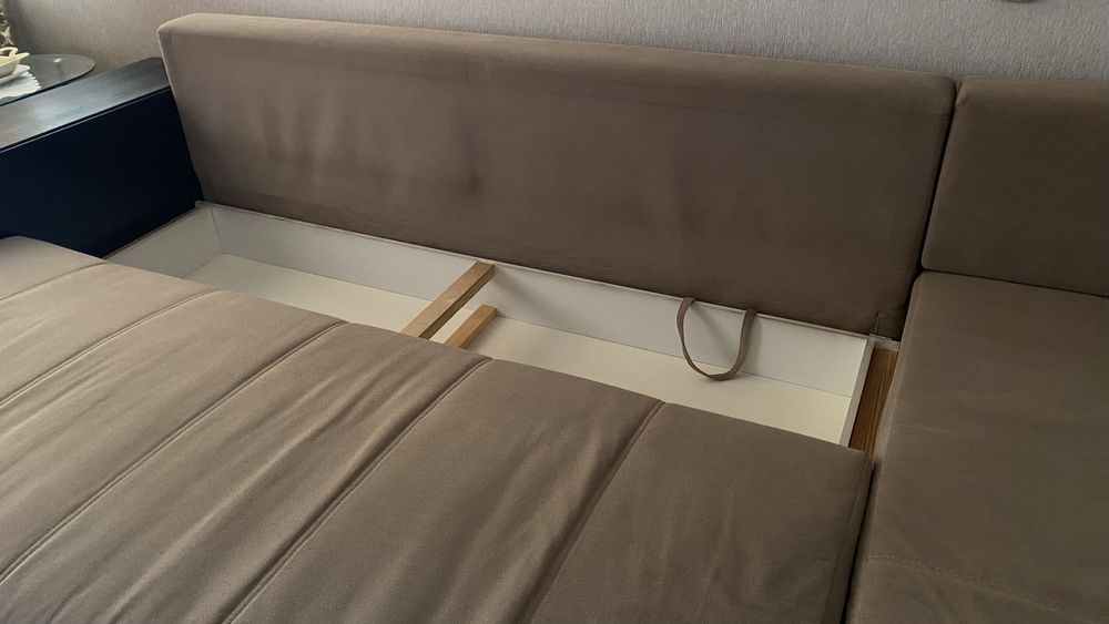 Диван угловой с оттоманкой