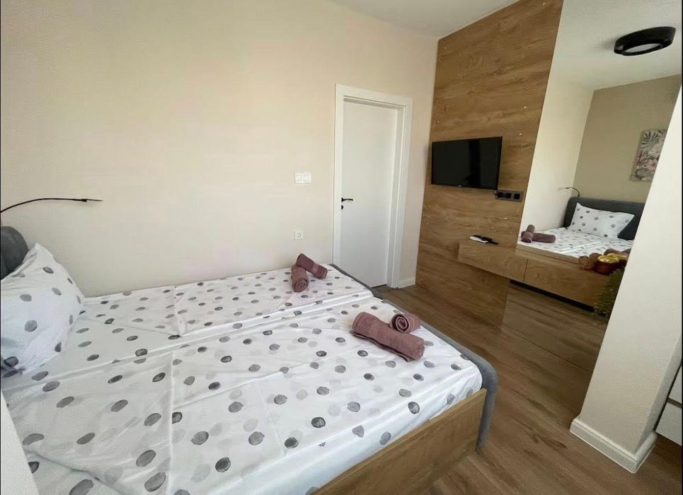 Дава се под наем Тристаен апартамент в Варна, Чайка - 80 кв.м за 847.62 € - Снимка #4