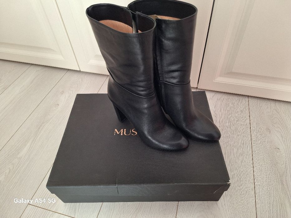 Vând cizme musette, masura 40, noi