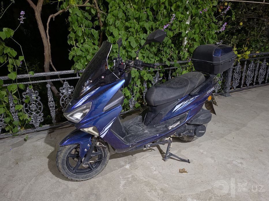 STELMAX skuter ko‘rinib turibdi.