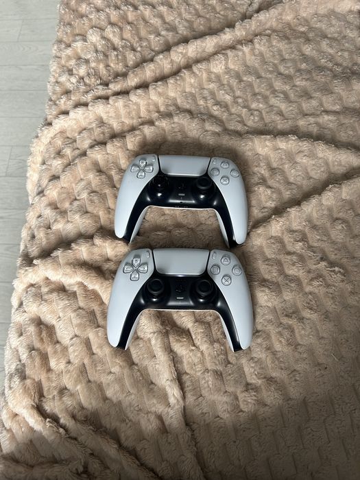 PlayStation 5         .