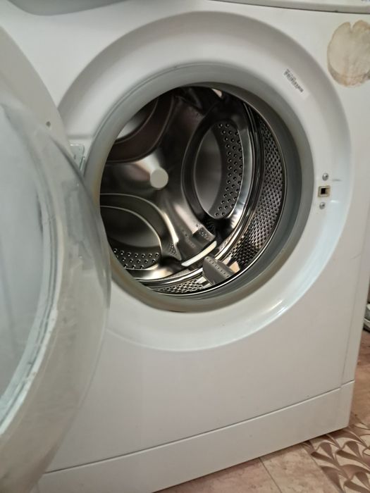Стиральная машина Indesit