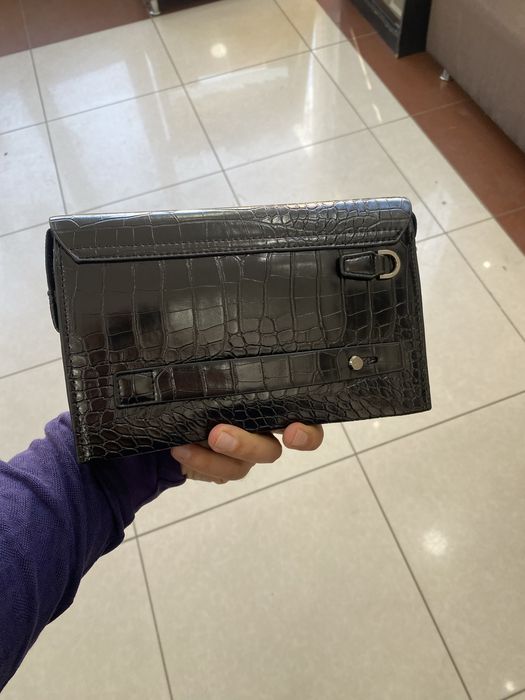 Basetka piton terisidan