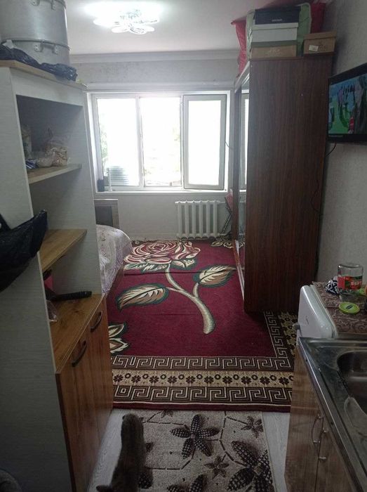 Продается квартира в Яшнабадском районе Слонима быв.общ 1-ком 2-этаж