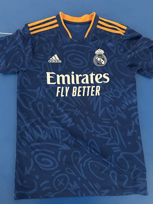 Продам ориг адик реал мадрид размер s