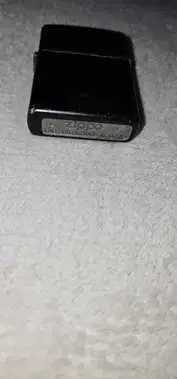 bricheta zippo originala thema sah sau simpla