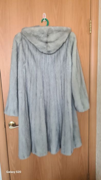 Норковая шуба с капюшоном б/у. Размер 50