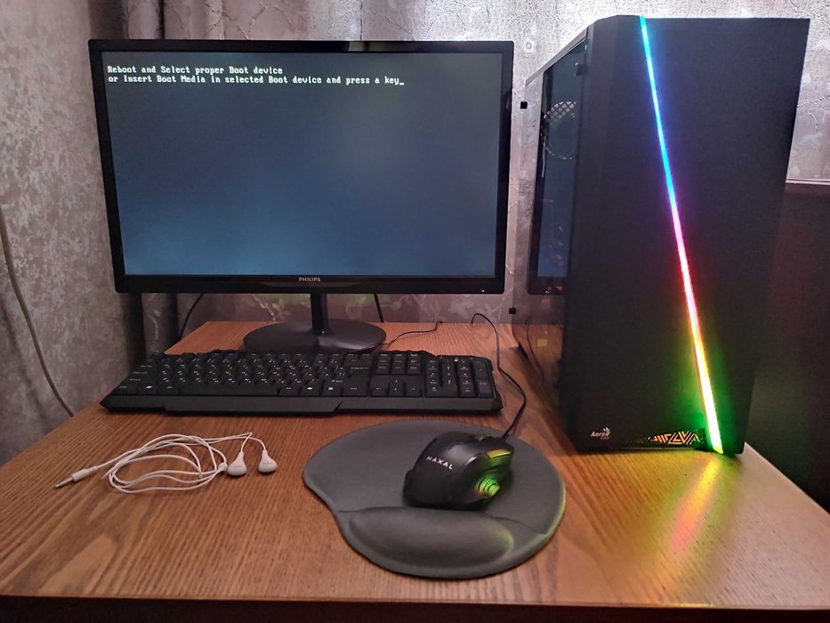 ПК для учебы, работы и фильмов с монитором 24" с сочной IPS картинкой