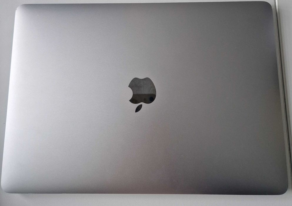 MacBook Pro 13" 2019,Thunderbolt 3 Ports – i5 Quad-Core, 16GB RAM, 256