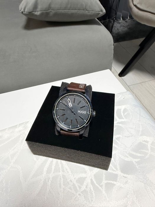 Продавам 5 броя часовници всеки с различна цена