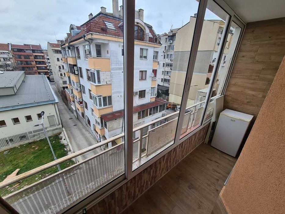 Дава се под наем Двустаен апартамент в Бургас, Възраждане - 45 кв.м за 125 € - Снимка #6