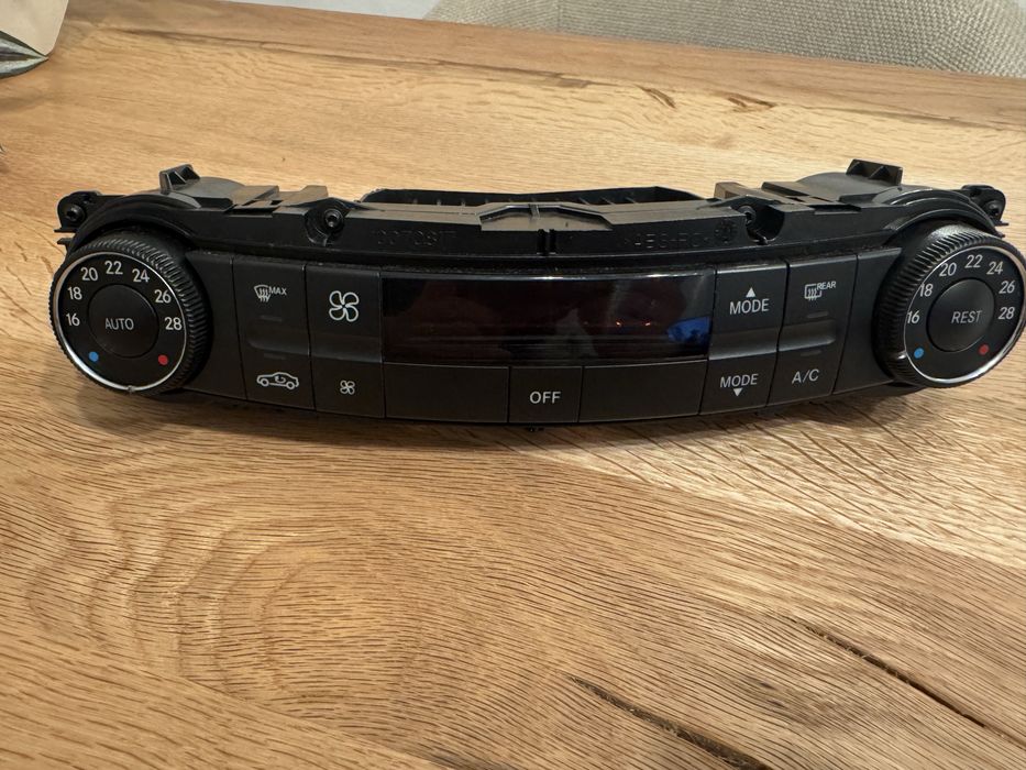 Unitate climatizare butoane ventilatie aer conditionat panou control clima W211 Mercedes-Benz E-Class 2002 2003 2004 2005 2005 2007 2008 A2118303190