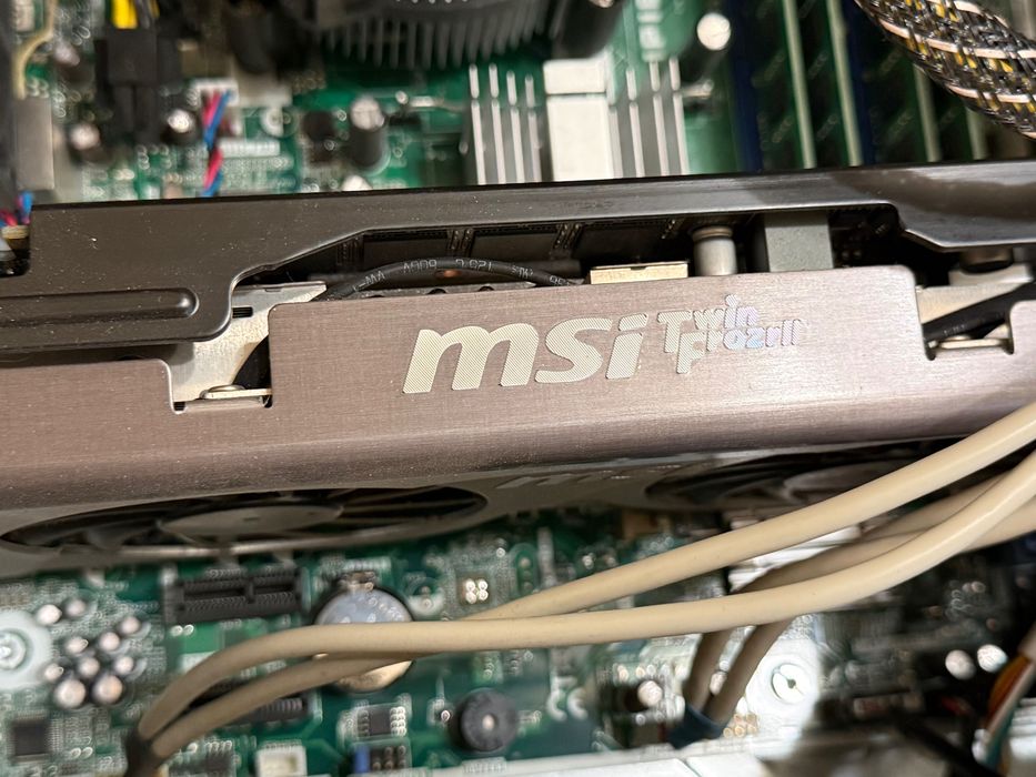 Конпютърна конфигурация HP P6000 P6237fr