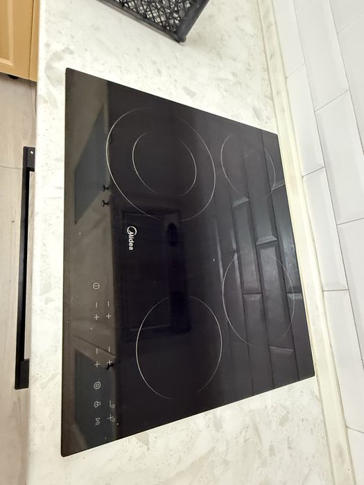 Продам электрическую плиту