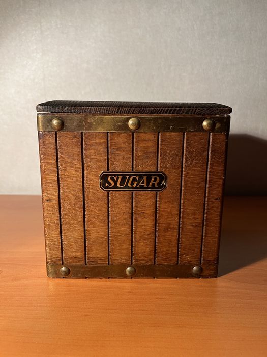Стара кутия за захар от дърво и месингови детайли