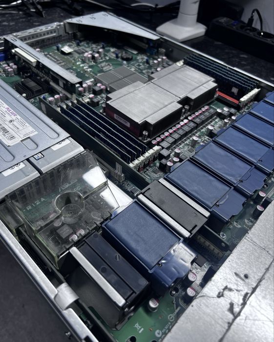 Сервер ASUS RS700