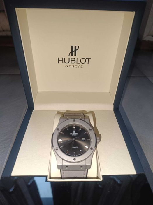 Мъжки часовник Hublot Classic Fusion Silver Автоматичен-кварцов