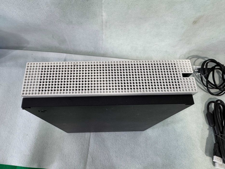 Конзола - Xbox One S / 365 GB / Х1