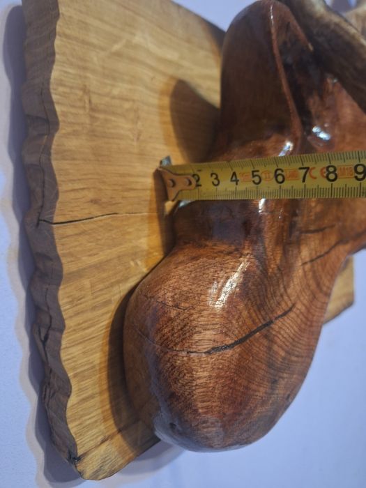 Sculptura Cerb Unicat - Sculptura manuala în stejar pe placa de frasin masiv ( coarne de 50 cm)
