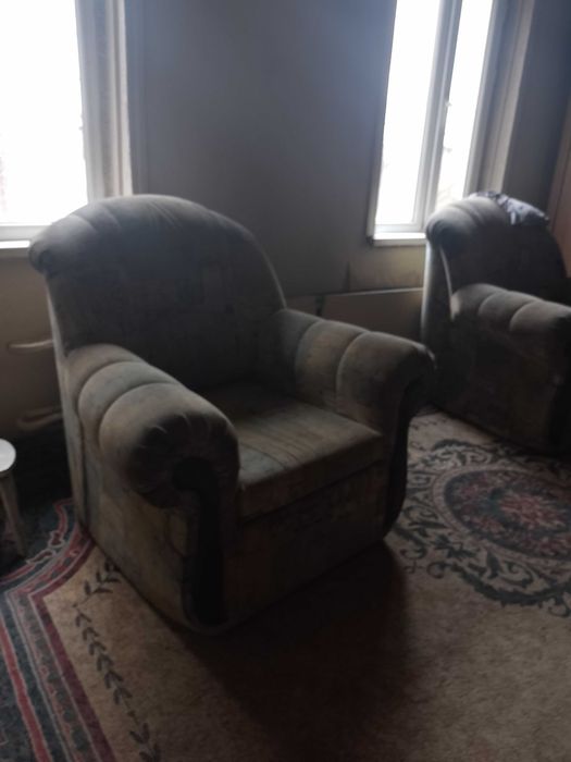Диван и два кресла