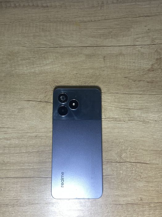 Realmi note 50