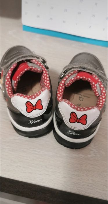 Pantofi Geox cu luminite marimea 23