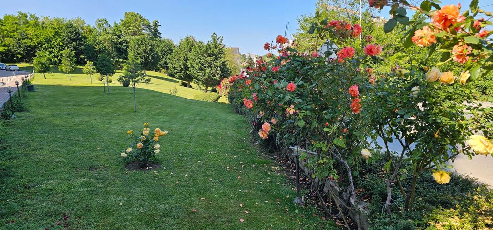 Многостаен апартамент с две паркоместа първа линия море Кабакум, Варна