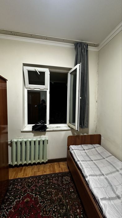 Konditsioner Kir moshina Gaz plita Shkaf va Krovatla stulla sotiladi