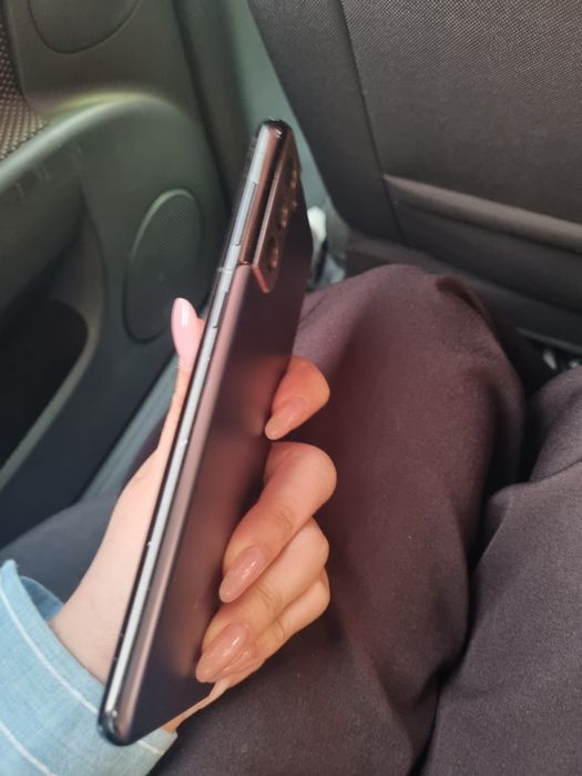 Samsung S21+ в хорошем состоянии коробка документы есть