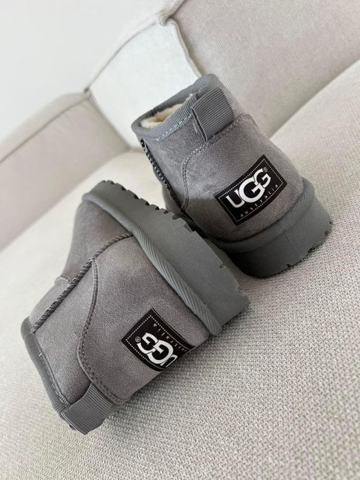 Ugg-uri și adidasi