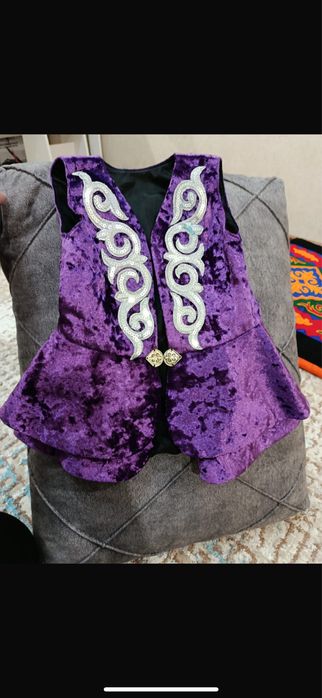 Продам жилетку для девочки 1–2 года