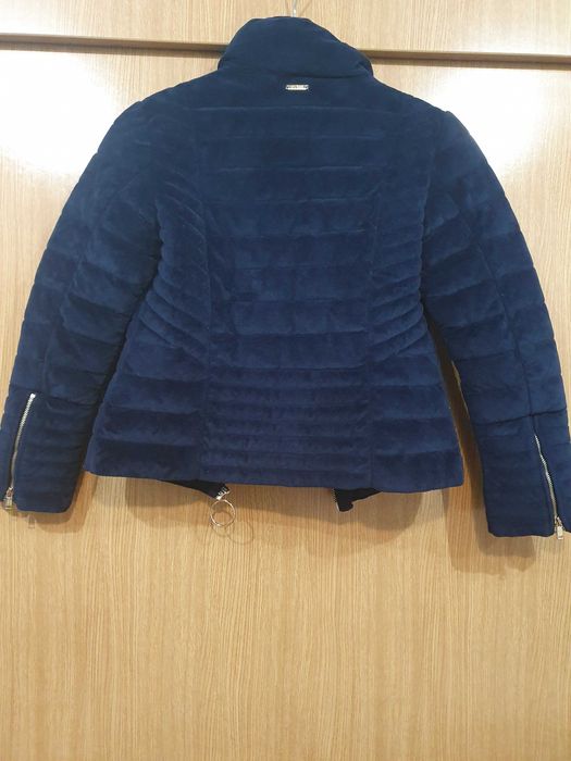 Vand geaca Guess fata