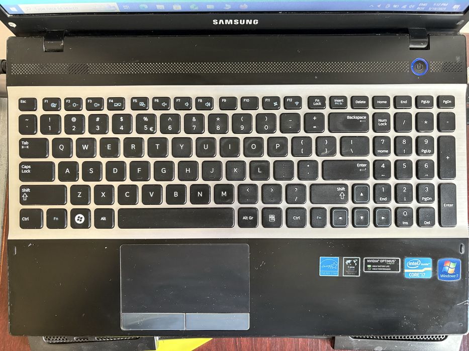 Laptop Samsung cu procesor I7,