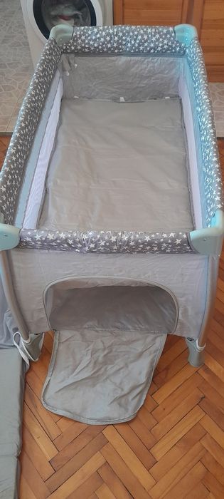 Мобилно детско легло