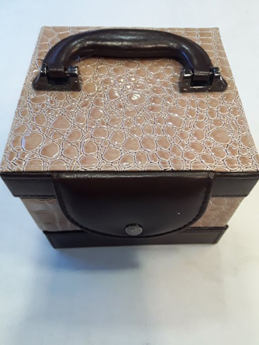 Кутия за бижута 22 лв.