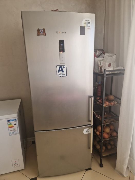 холодильник Bosch KGN57AL22