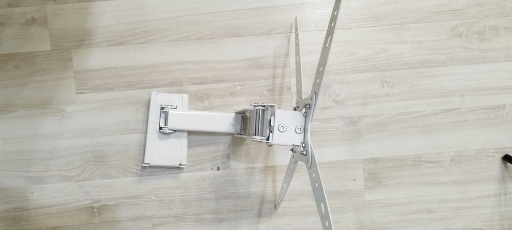 Продам кронштейн под телевизор