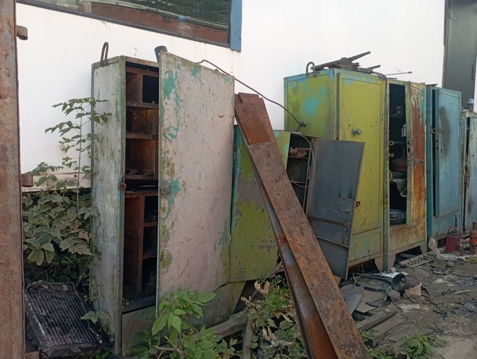 Продам шкаф железный