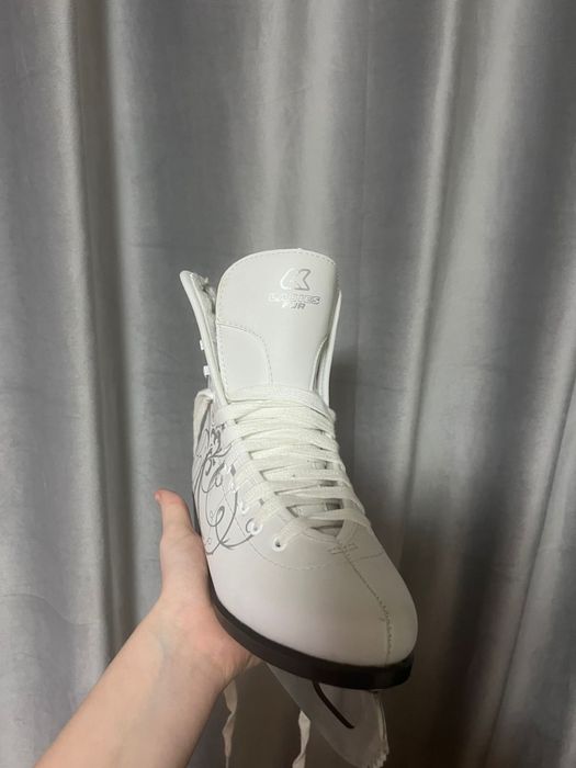 Продам коньки