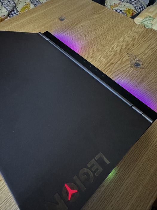 Vand laptop Lenovo Legion 7
