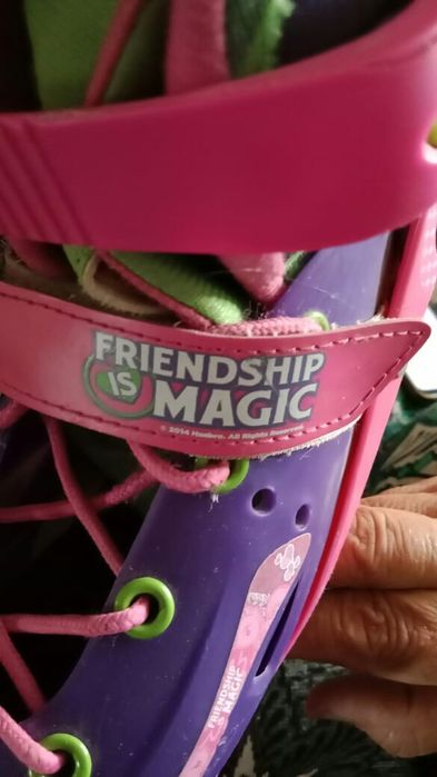 Роликовые коньки