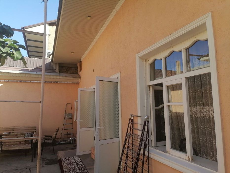 Hovli uy sotiladi. Toshkent Yakkasaroy. salamatina. 2:2 sotix