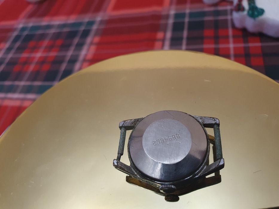 Дамски часовник "ЗАРЯ"