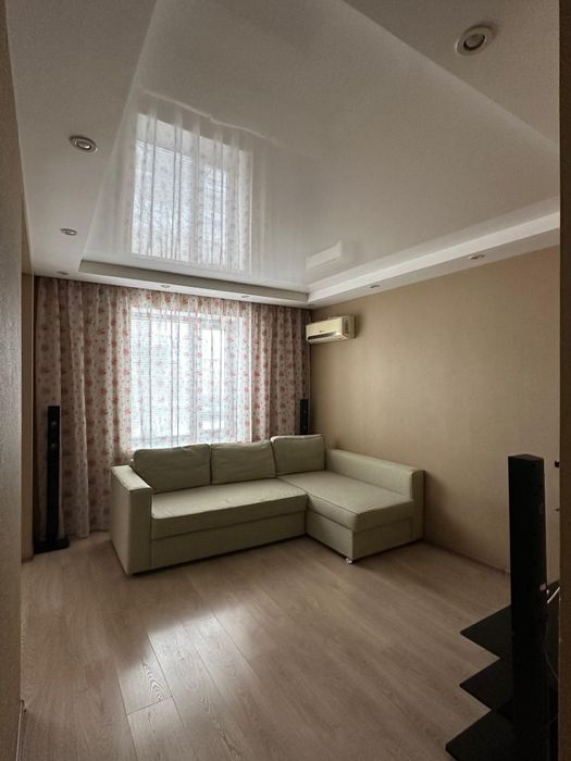 1534 Продается отличная 2х комнатная квартира У/П в центре города!