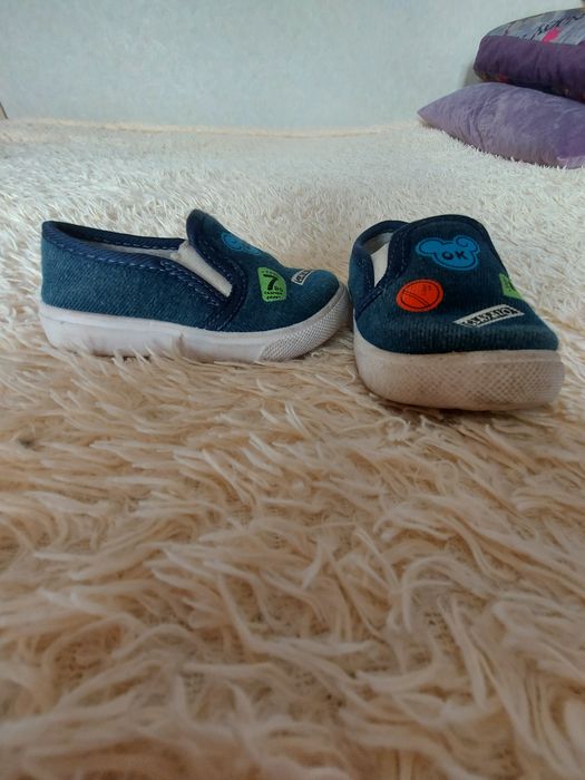 Продам детские макасины